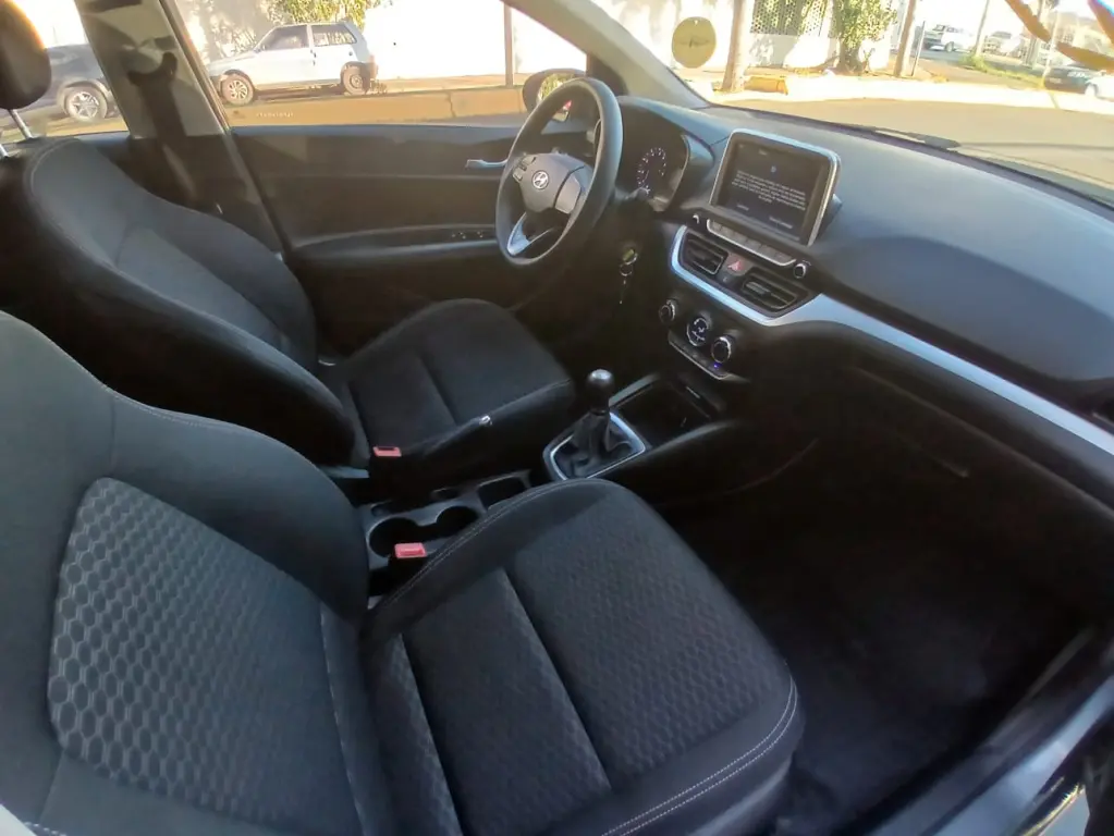 HYUNDAI HB 20 Hatch - Foto