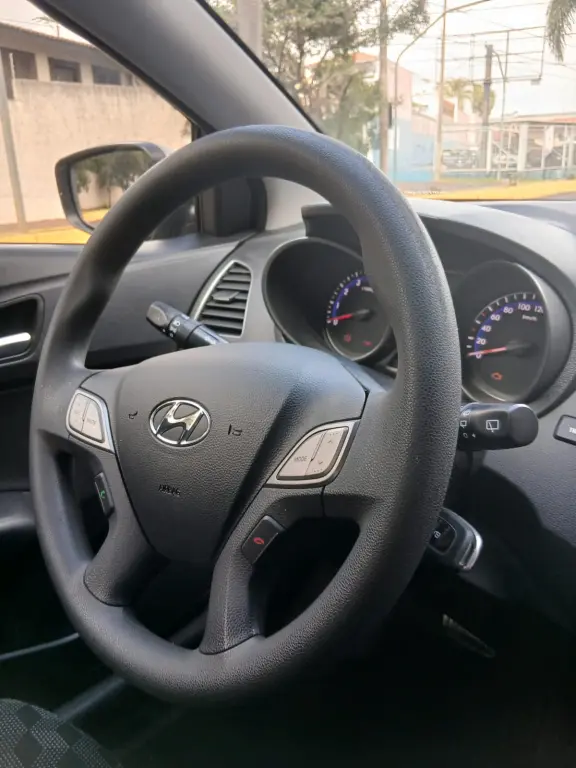 HYUNDAI HB 20 Hatch - Foto