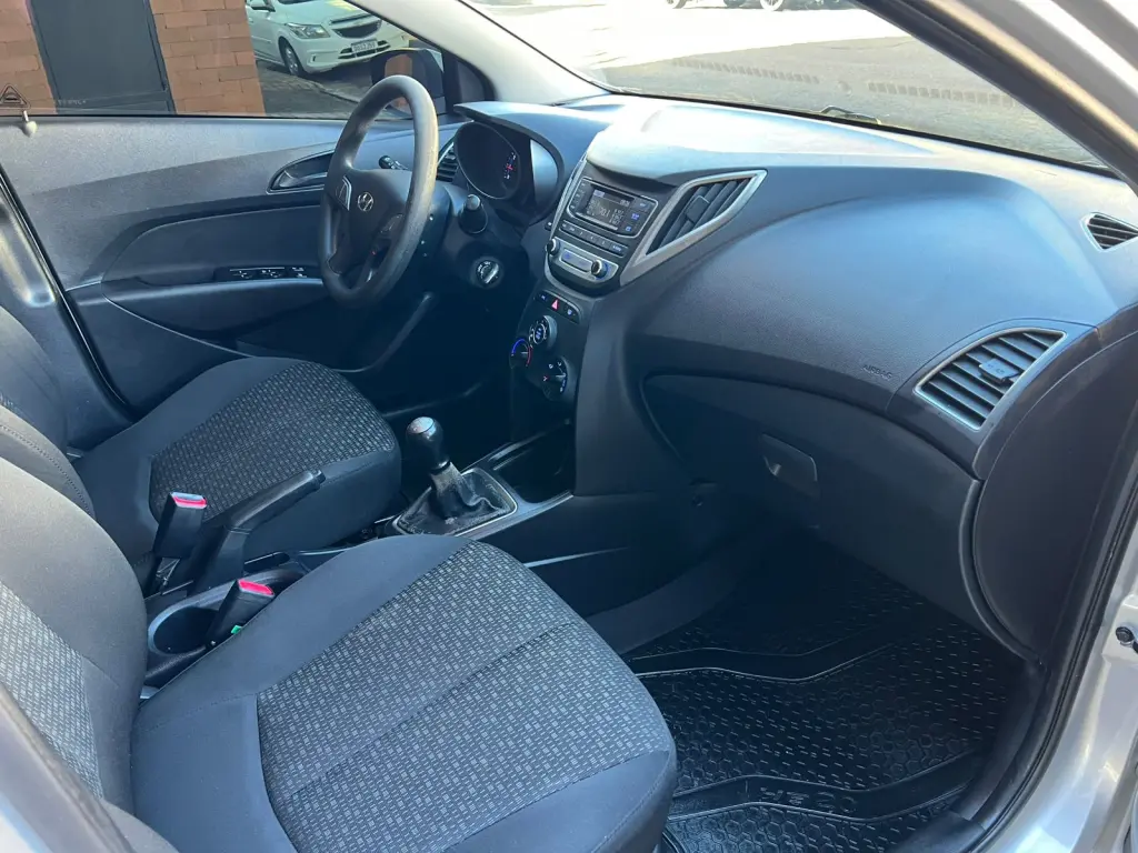HYUNDAI HB 20 Hatch - Foto