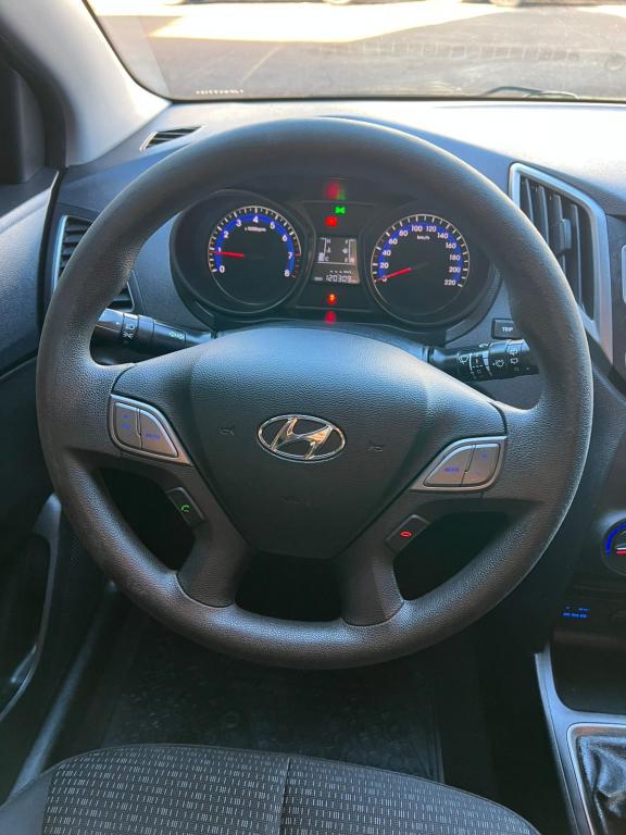 HYUNDAI HB 20 Hatch - Foto