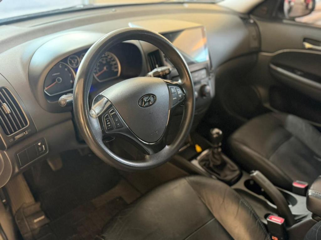 HYUNDAI I30 - Foto