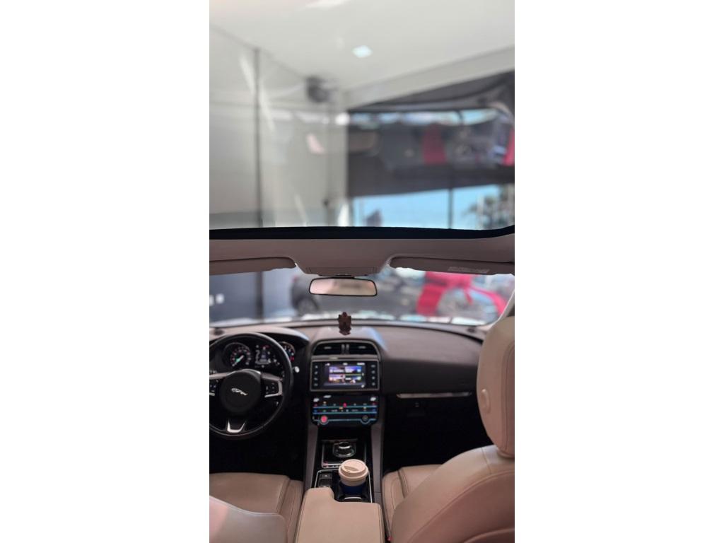 JAGUAR F-Pace - Foto