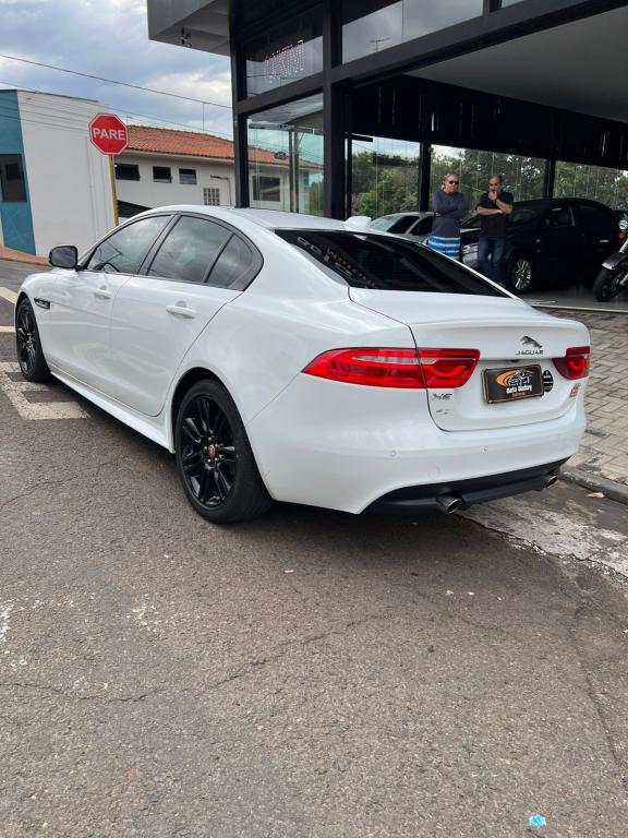 JAGUAR XE - Foto