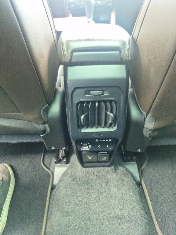 JEEP Commander - Foto
