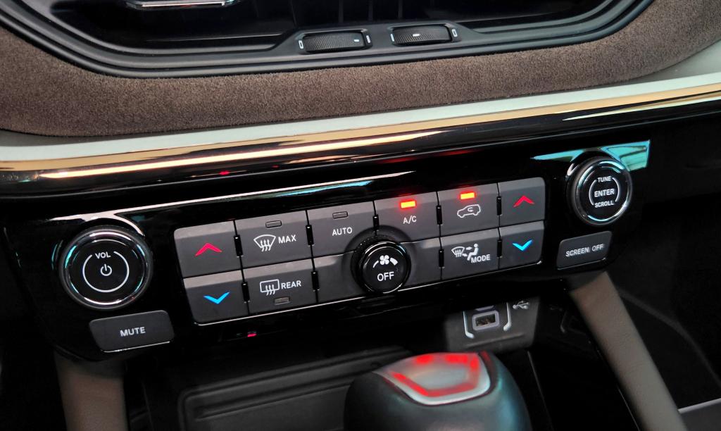 JEEP Commander - Foto