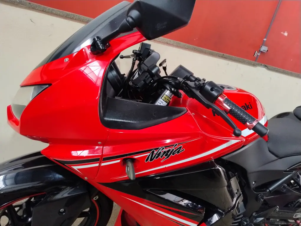 KAWASAKI Ninja 250 - Foto