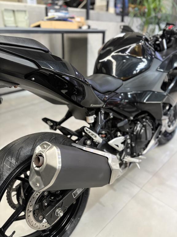 KAWASAKI Ninja 500 - Foto