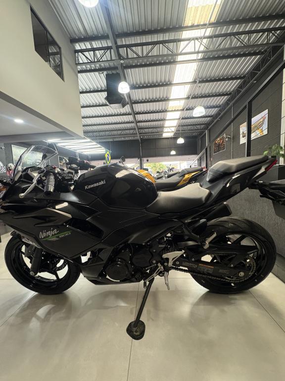 KAWASAKI Ninja 500 - Foto