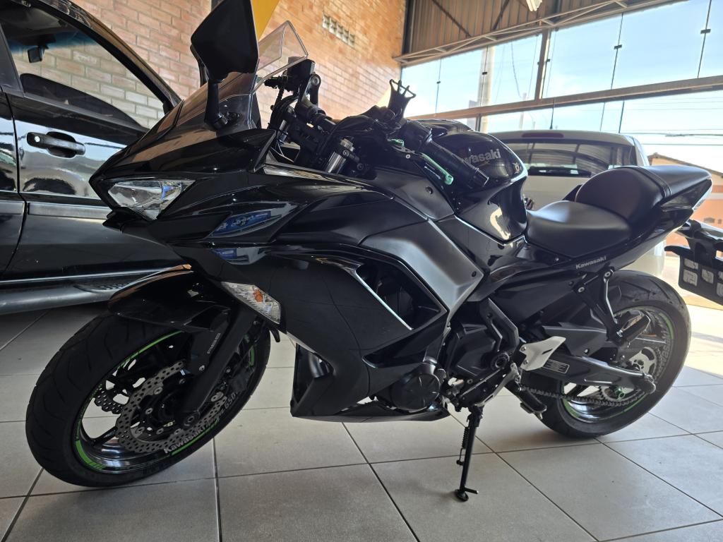 KAWASAKI Ninja 650 - Foto