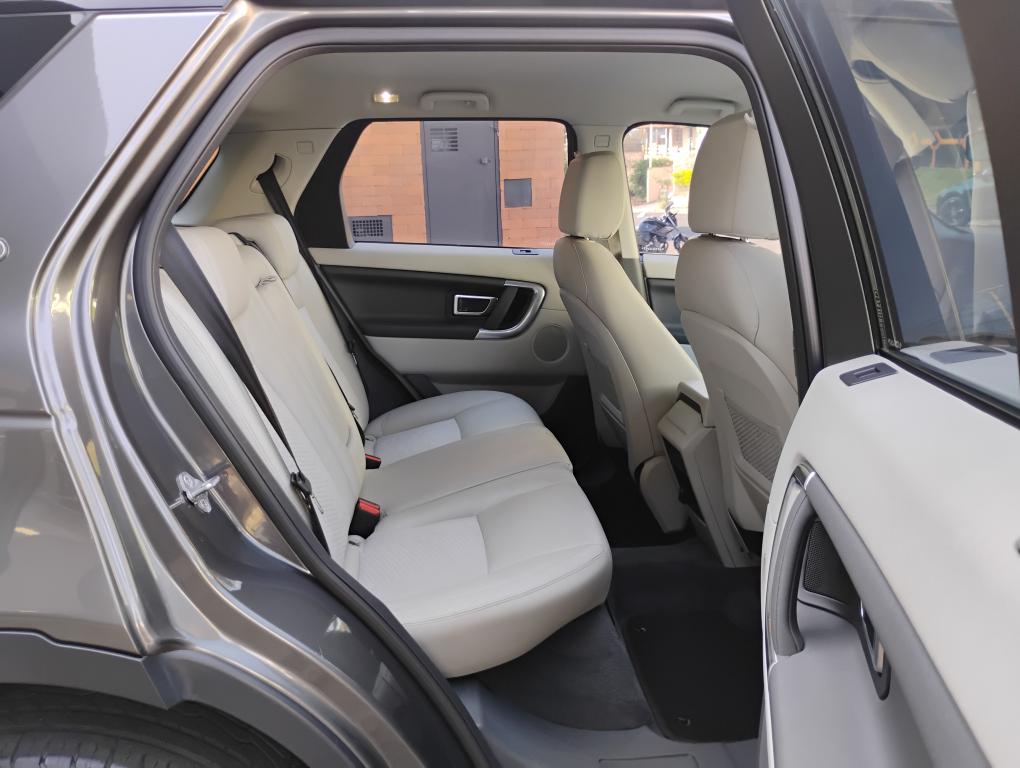 LAND ROVER Discovery Sport - Foto