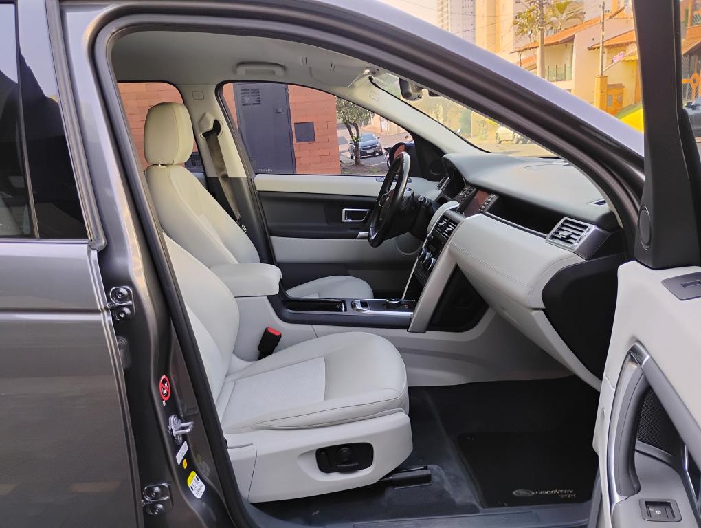 LAND ROVER Discovery Sport - Foto