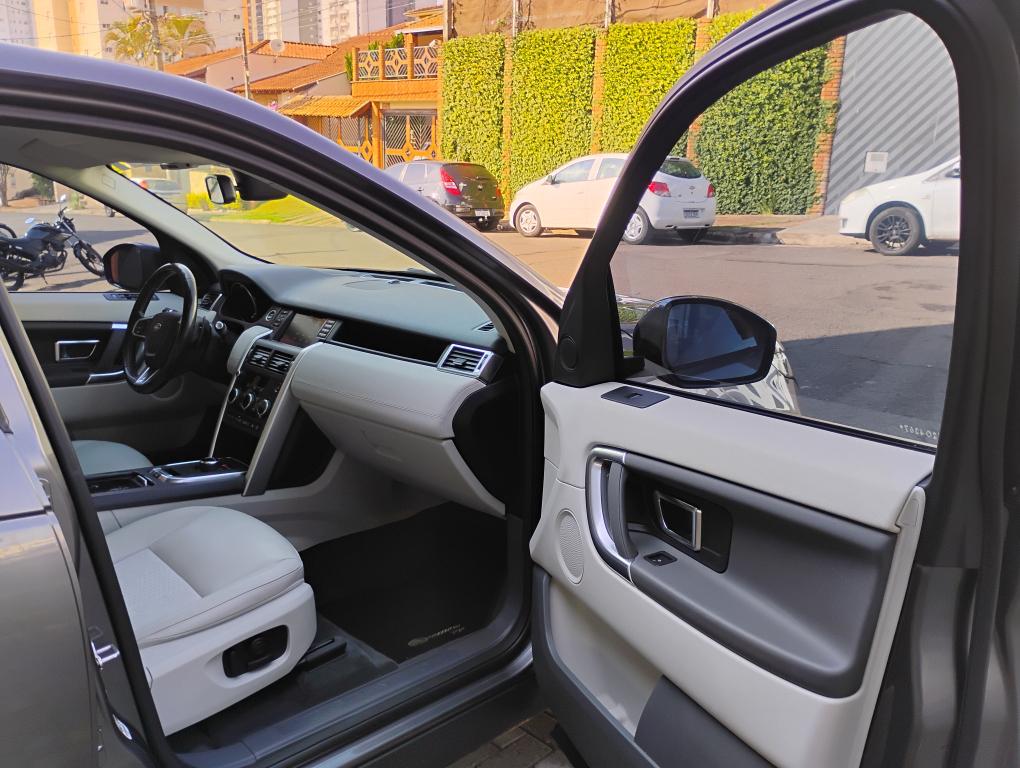 LAND ROVER Discovery Sport - Foto