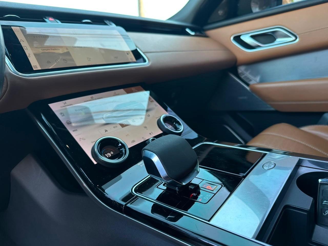 LAND ROVER Range Rover Velar - Foto