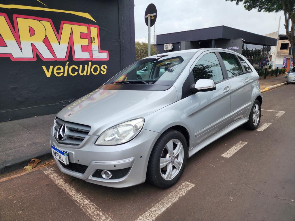 MERCEDES-BENZ B 180