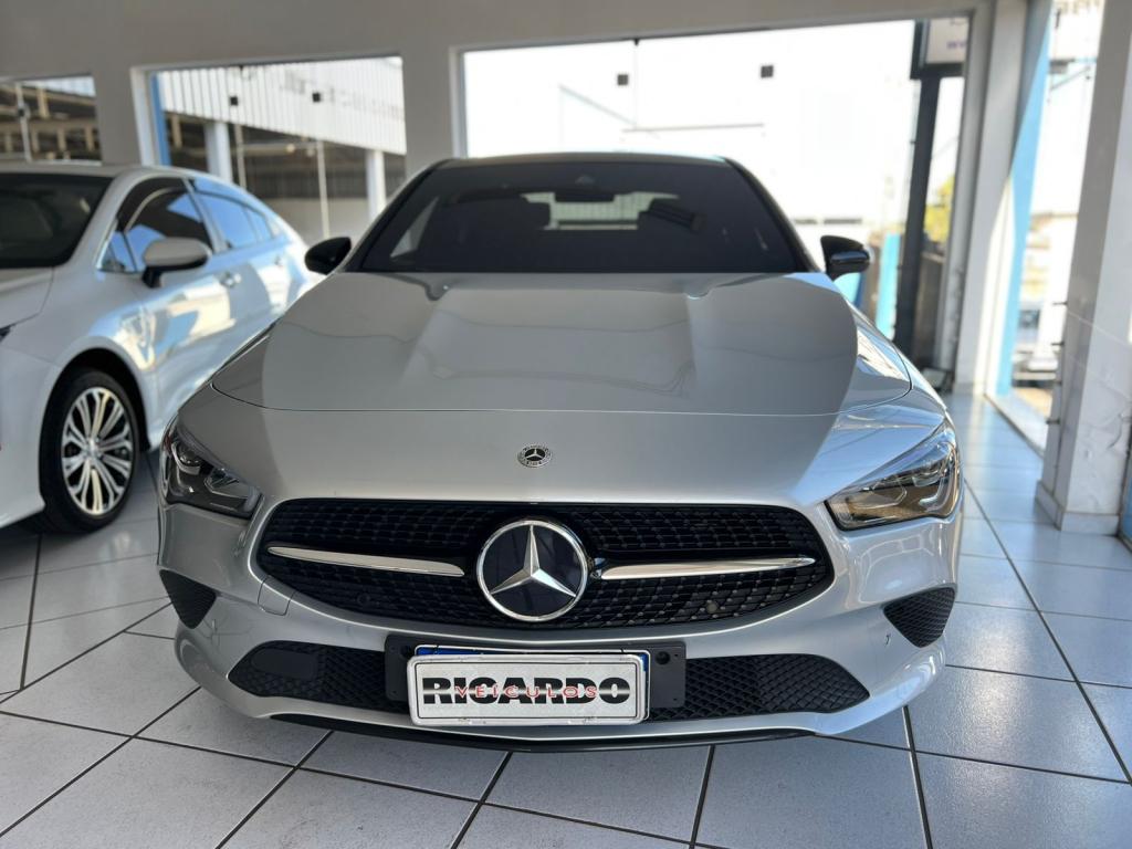 MERCEDES-BENZ CLA 250 - Miniatura