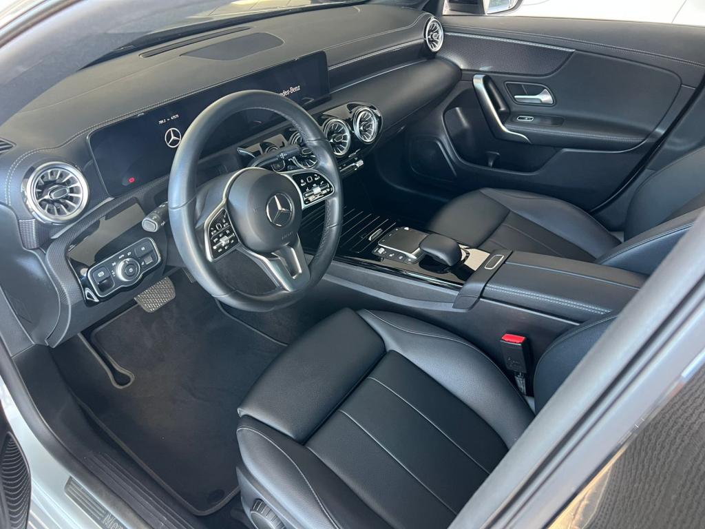 MERCEDES-BENZ CLA 250 - Miniatura