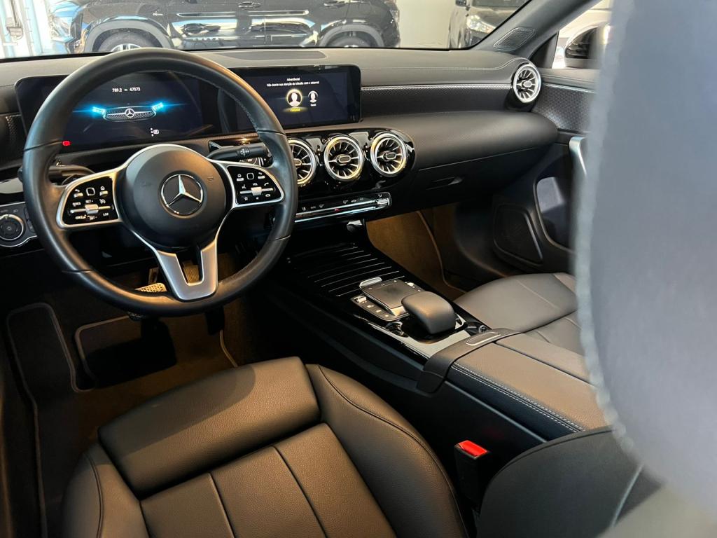 MERCEDES-BENZ CLA 250 - Miniatura