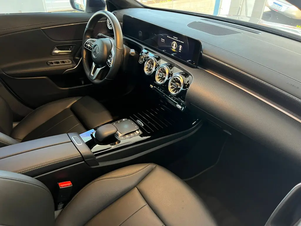 MERCEDES-BENZ CLA 250 - Foto