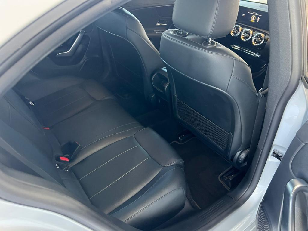 MERCEDES-BENZ CLA 250 - Miniatura