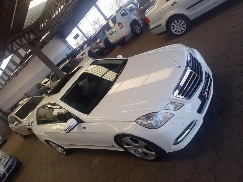 MERCEDES-BENZ E 350 - Foto
