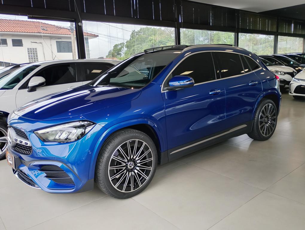 MERCEDES-BENZ GLA 200 - Foto