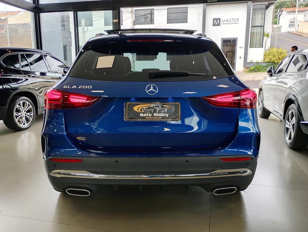 MERCEDES-BENZ GLA 200 - Foto