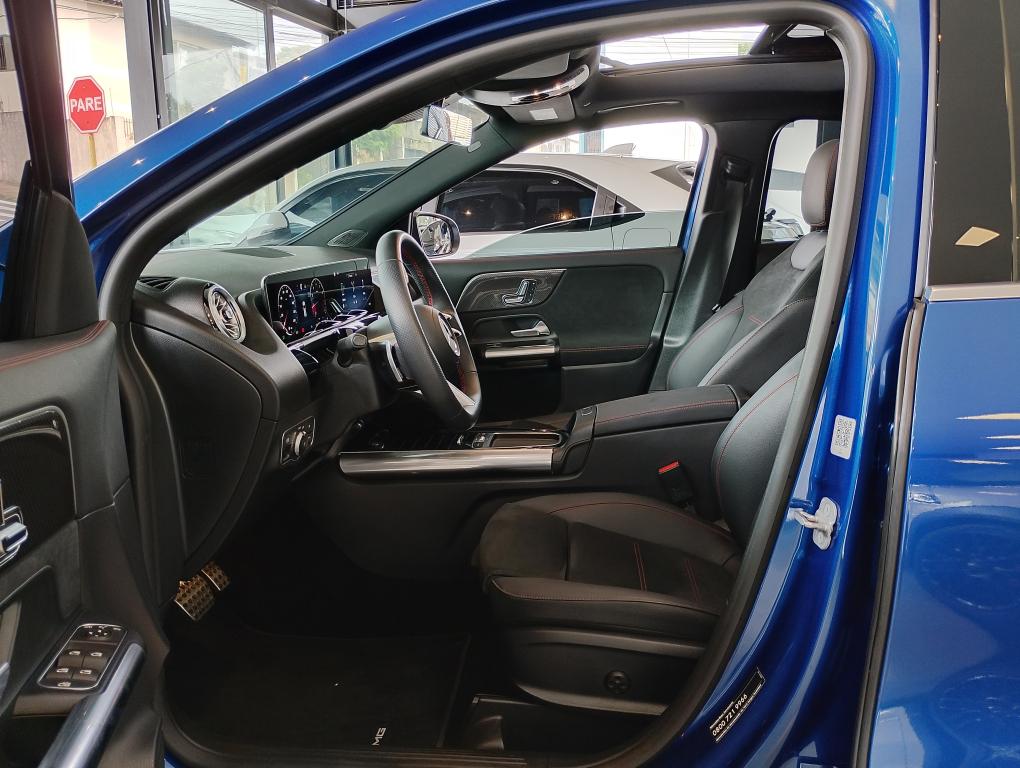 MERCEDES-BENZ GLA 200 - Foto