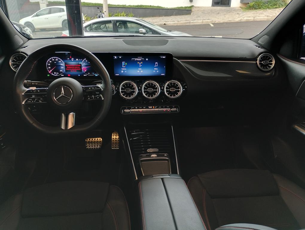 MERCEDES-BENZ GLA 200 - Foto