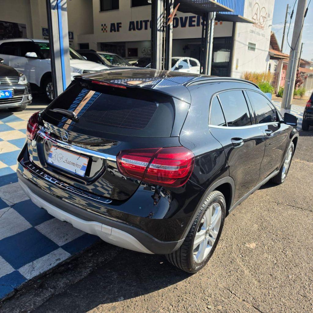 MERCEDES-BENZ GLA 200 - Foto