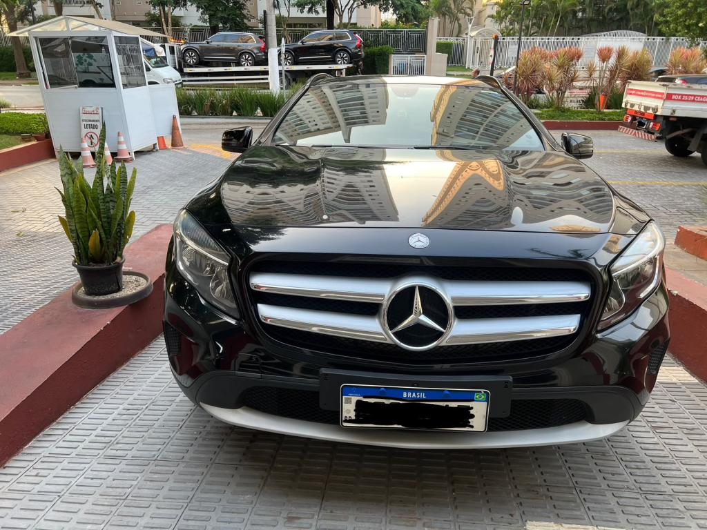 MERCEDES-BENZ GLA 200