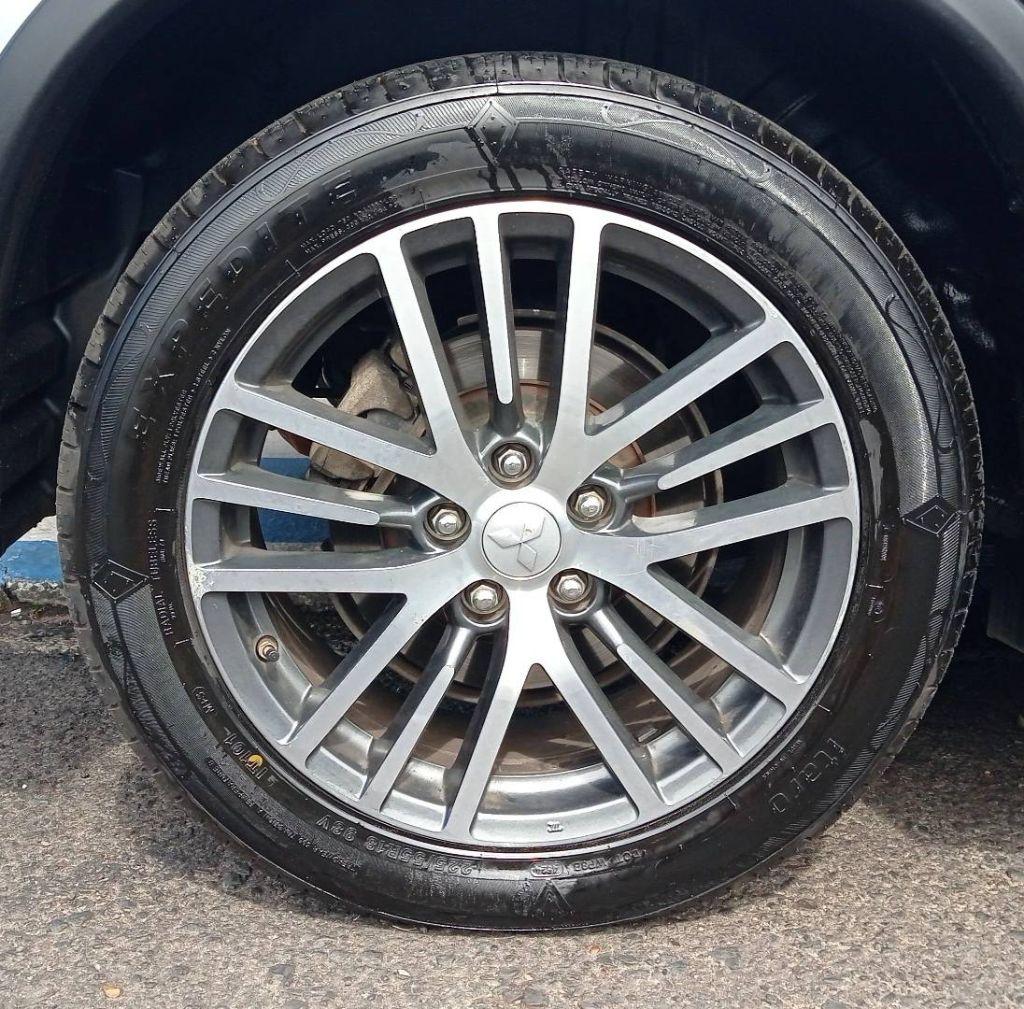 MITSUBISHI ASX - Foto