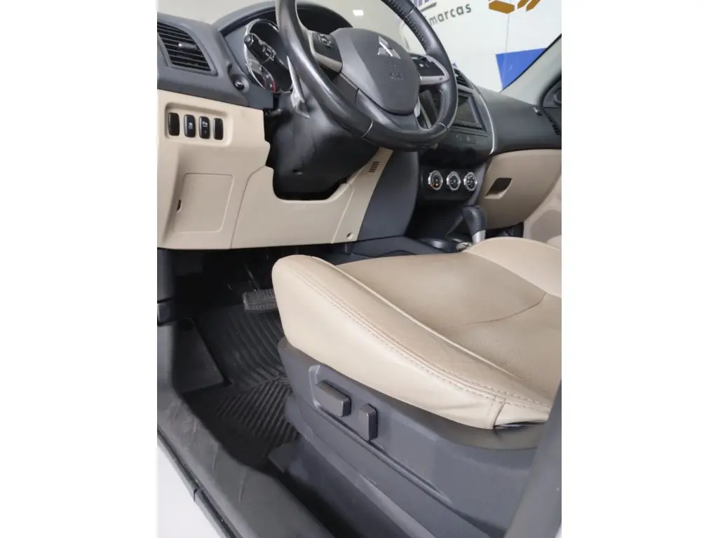 MITSUBISHI ASX - Foto