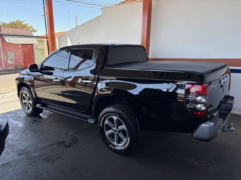 MITSUBISHI L 200 - Foto