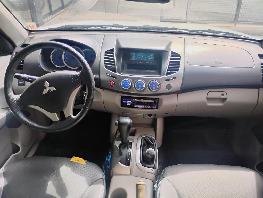 MITSUBISHI L 200 Triton - Foto