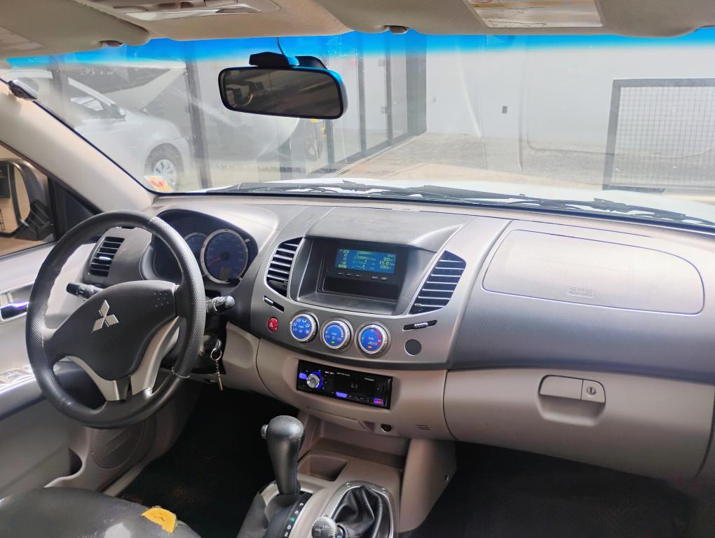 MITSUBISHI L 200 Triton - Foto