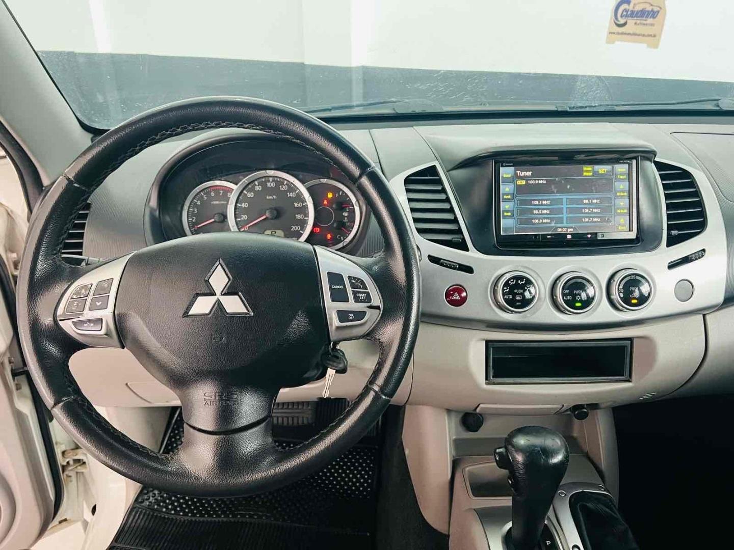 MITSUBISHI L 200 Triton - Foto