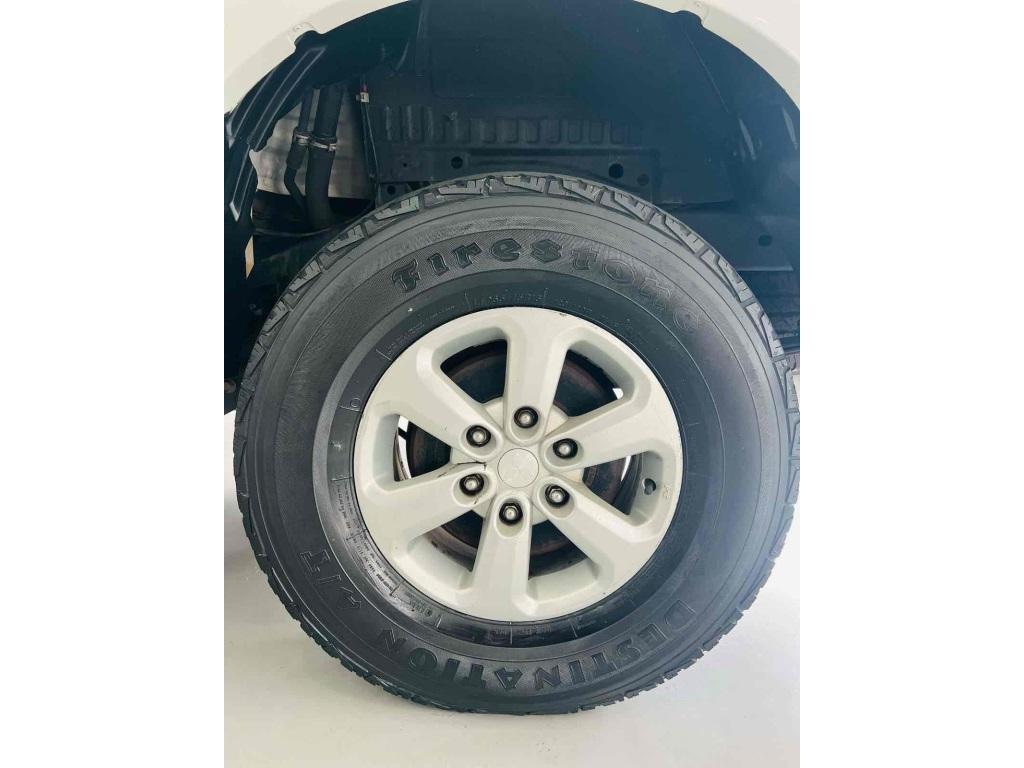 MITSUBISHI L 200 Triton - Foto