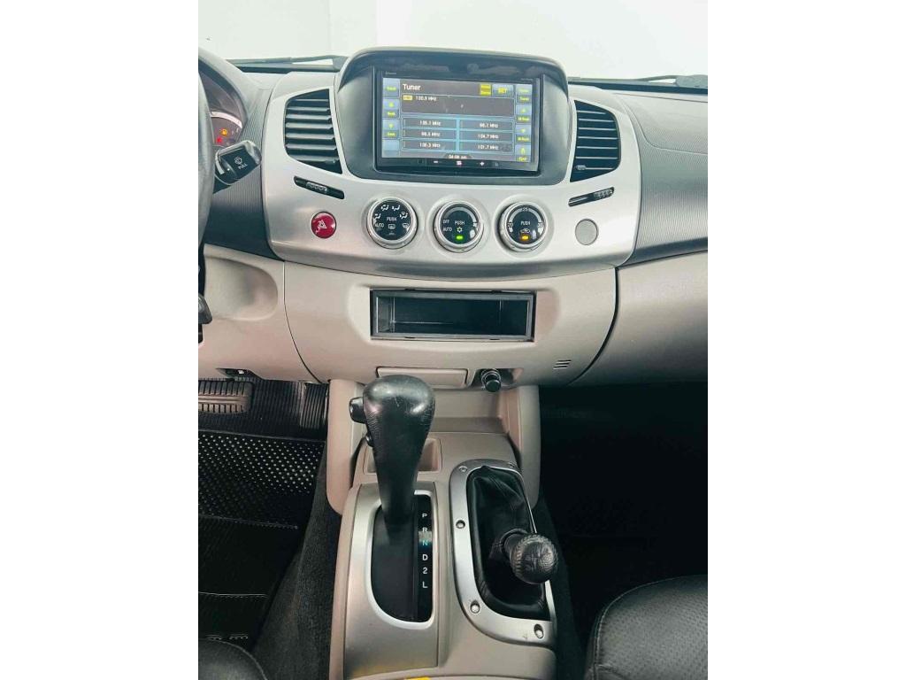 MITSUBISHI L 200 Triton - Foto