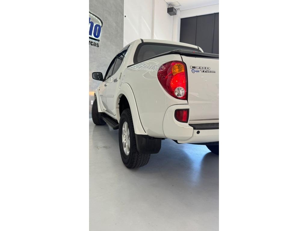 MITSUBISHI L 200 Triton - Foto