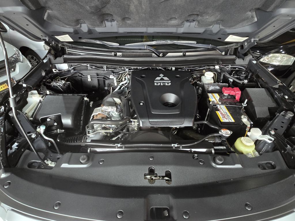 MITSUBISHI L 200 Triton - Foto