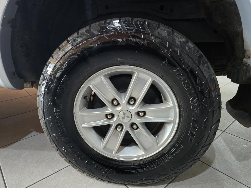 MITSUBISHI L 200 Triton - Foto