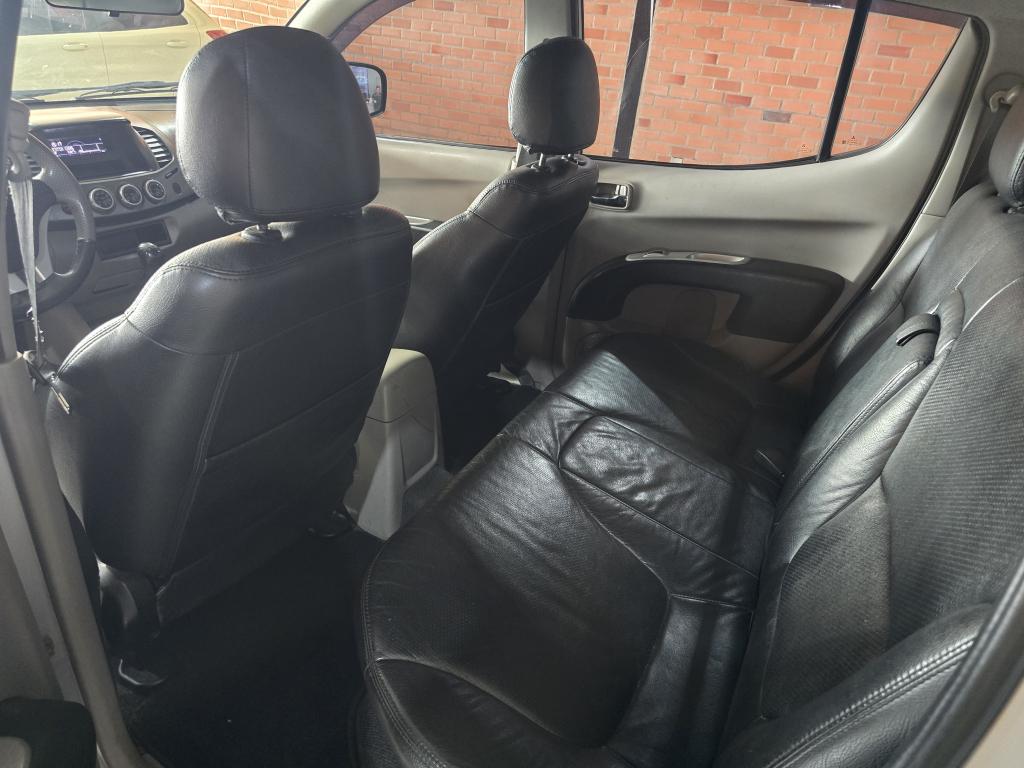 MITSUBISHI L 200 Triton - Foto