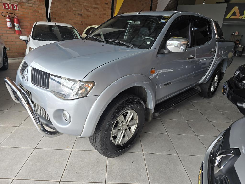 MITSUBISHI L 200 Triton - Foto