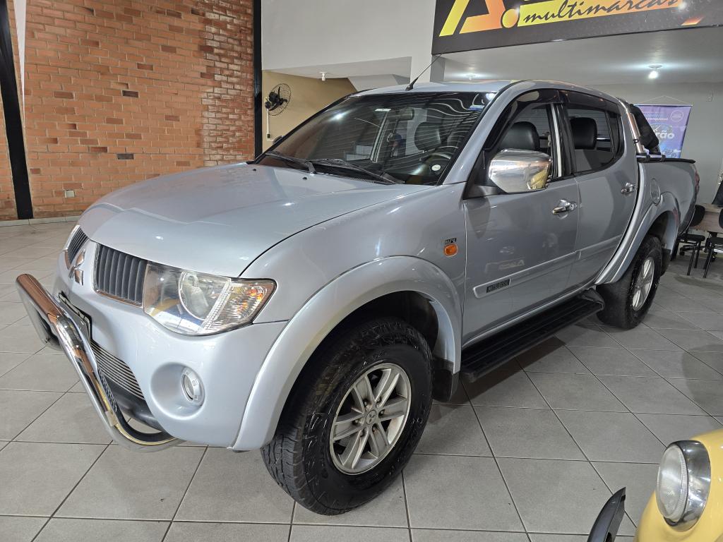 MITSUBISHI L 200 Triton - Foto