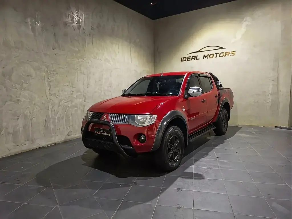 MITSUBISHI L 200 Triton - Foto