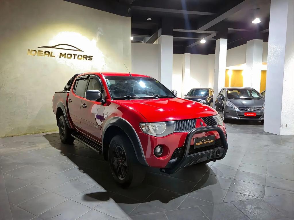 MITSUBISHI L 200 Triton - Foto