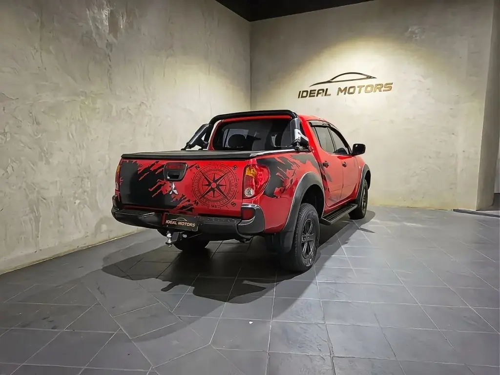 MITSUBISHI L 200 Triton - Foto