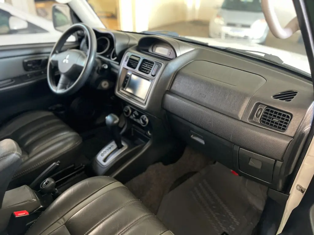 MITSUBISHI Pajero TR4 - Foto