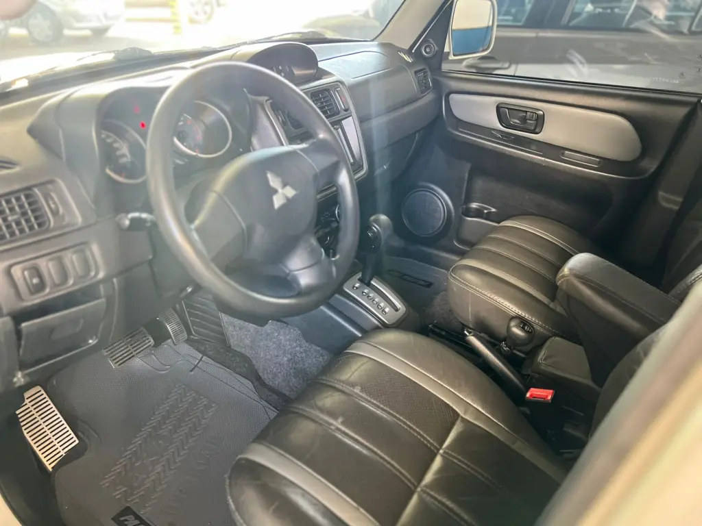 MITSUBISHI Pajero TR4 - Foto