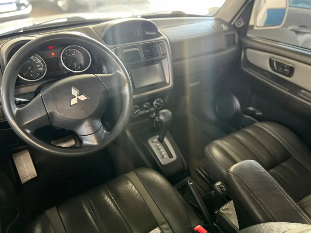 MITSUBISHI Pajero TR4 - Foto